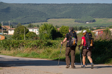 peregrinos realizando el camino de Santiago, Navarrete, La Rioja, Spain