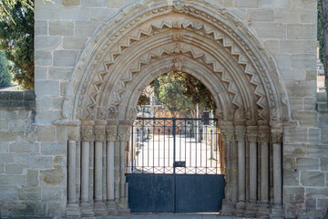 antigua portada del Hospital de San Juan de Acre en el cementerio municipal, estilo románico,...