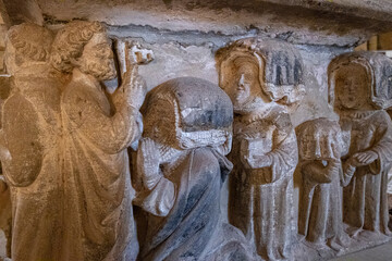 Sepulcro de Urraca Díaz de Haro, sala capitular, siglo XII, Monasterio de Santa María de San...