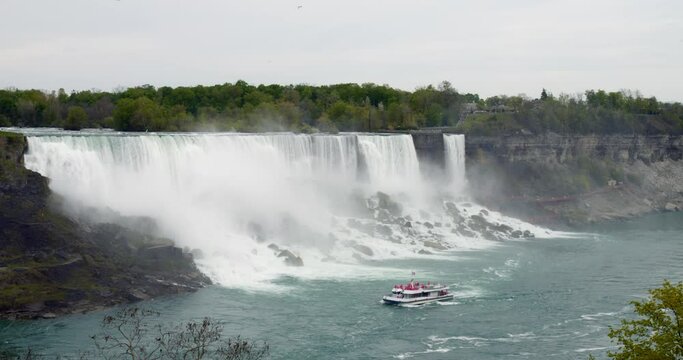Attracting creative types, majestic and beautiful Niagara Falls is destination that inspires creativity. Its grandeur and beauty naturally predispose one to creativity. Nature beauty concept