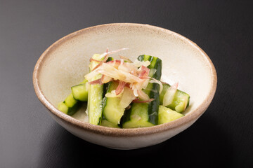 キュウリとミョウガの浅漬け