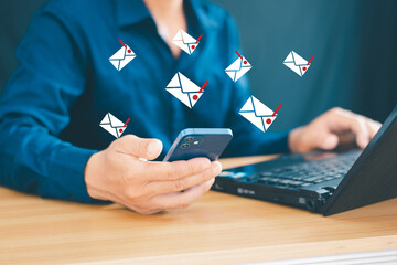 E-mail AlertsA dangerous email virus alert sent by spam hackers through online network e-mail.