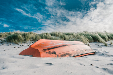 Boot am Strand von Hiddensee, Ostsee Insel Rügen