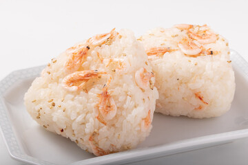 桜えびの炊き込みご飯のおにぎり