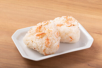 桜えびの炊き込みご飯のおにぎり