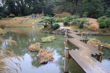 A Japanese garden : a scene of Ritsurin-koen Park in Takamatsu City in Kagawa Prefecture 日本庭園：香川県高松市にある栗林公園の風景	