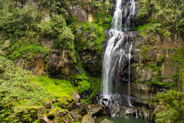 Obraz premium Waterfall located on Sun Link Sea mountain in Taiwan