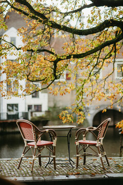 An empty cafe table