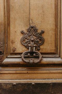 door knocker close up