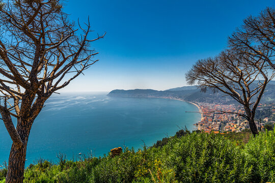 La Gallinara, una splendida isola nel Mar Ligure, tra Alassio ed Albenga