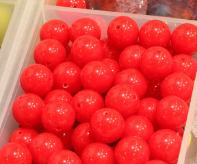 red balls to create a personalized necklace on sale in the fashion accessories shop