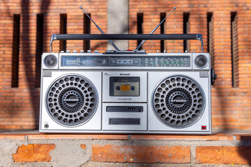 boombox with urban background - 800595661