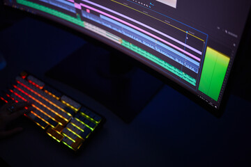 A multimedia flat panel display gadget edits video with a green screen