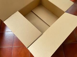 This incredibly handy cardboard box is perfect for storing all your belongings