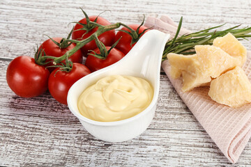 Cheese sauce in the bowl
