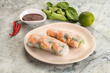 Vietnamese spring roll with prawn