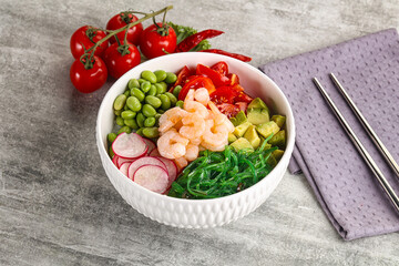 Hawaian cuisine - Poke with cocktail shrimps