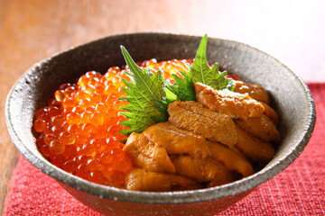 うにいくら丼
