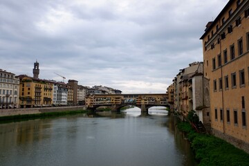 Fototapeta premium Cityscape of Firenze and the Arno river, Italy 