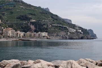 Maiori - Scorcio della baia dalla scogliera del porto