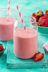 healthy strawberry smoothie