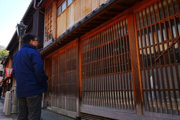 Fototapeta premium Higashi Chaya District in Higashiyama, Kanazawa, Japan - 日本 石川県 金沢市 東山 ひがし茶屋街 