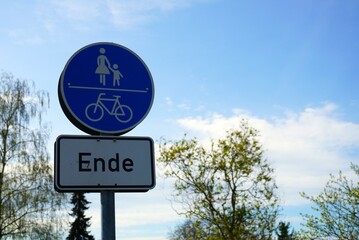 German road sign: end of previous limitation