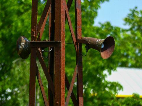 old rusty speaker  - Powered by Adobe