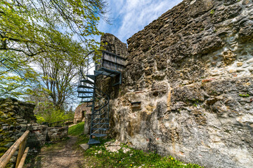 Spring hike to the Alttrauchburg castle ruins via the Sonneckgrat in the Allgau