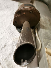 Signalhorn alt im Luftschutzkeller