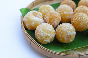 Thai snack, Fried mung bean stuffed balls