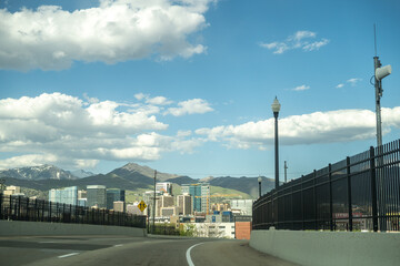 Obraz premium Salt Lake City Utah Traveling Exiting I -15 Spring Time