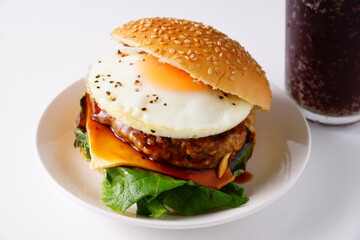 チーズ＆エッグのてりやきバーガー