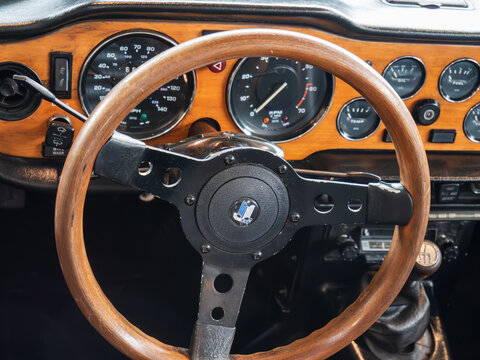 1976 Triumph TR6 Cabriolet Dashboard and Steering Wheel