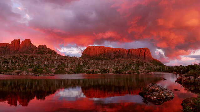 sunset shot of mt geryon and the acropolis at the labyrinth