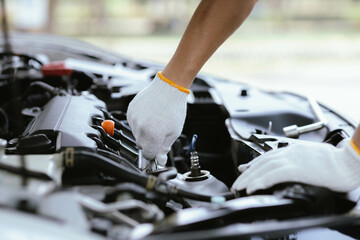 Auto mechanic working outside Off-site repair service