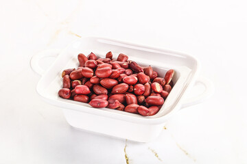 Raw peanut heap for roast