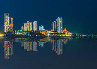 Fototapeta na wymiar View of Pattaya city. Pattaya is a city next to the sea and famous places in Thailand that foreigners come to visit and travel for vacations.