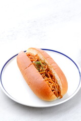 昔なつかしい素朴な味わいのソース焼きそばパン
