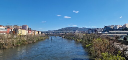 Fototapeta na wymiar Río Miño a su paso por Ourense, Galicia