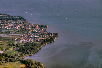 Luftaufnahme von Langenargen am Bodensee in Baden-Württemberg, Deutschland, Europa.