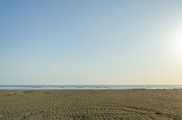 Fototapeta na wymiar Beach in the morning at Pacific ocean