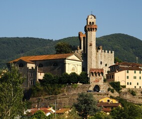 Fototapeta na wymiar Antico villaggio Castello di Nozzano, Toscana, Italia, Europa 