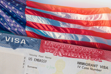 Immigration VISA United States of America. Green Card US Permanent resident for family. Work and...
