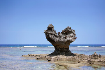 沖縄本島北部・古宇利島のハートロック
沖縄県の風景 Scenery of Okinawa Prefecture
