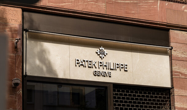 Firmenlogo der Luxusuhrenmanufaktur Patek Philippe mit Sitz in Genf, Schweiz.