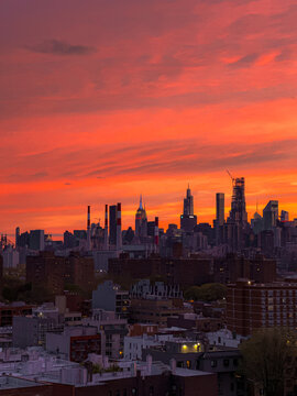 Fototapeta sunset over the city