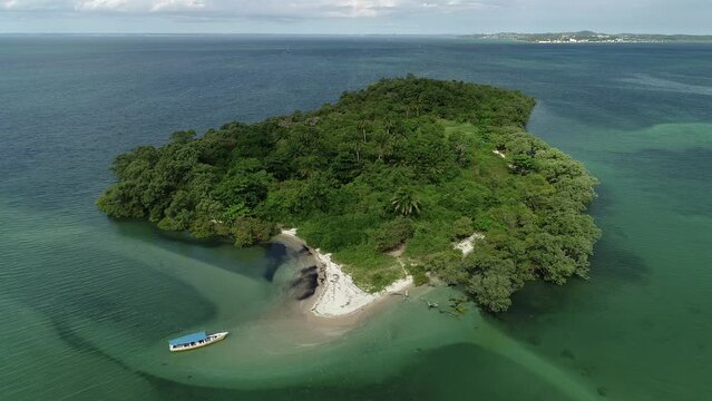 Aerial view of Ilha do Medo (Fear Island), Ba&iacute;a de Todos os Santos - Itaparica, Bahia, Brazil
