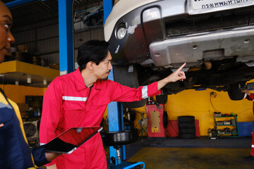 Mechanic maintanance and service car engines 