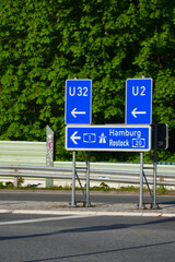 Schild Autobahn Richtung Hamburg